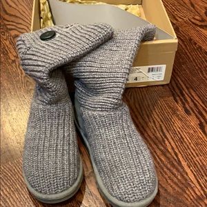 Classic Cardy UGG!. Kids Size 4. Grey (Fit Wmn 5-6